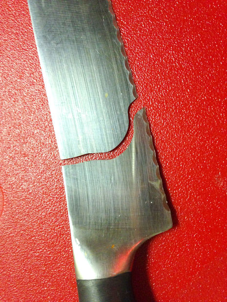 brokenknife.jpg