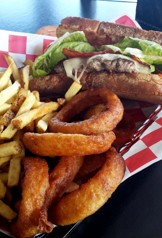 pops burger.jpg